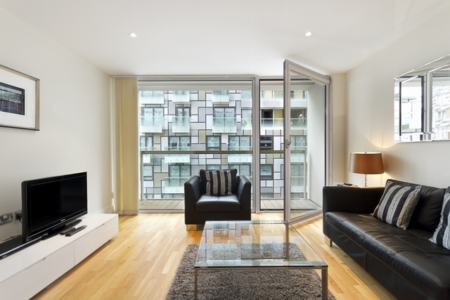  Image of 1 bedroom Apartment to rent in Millharbour London E14 at Millharbour  London, E14 9JT