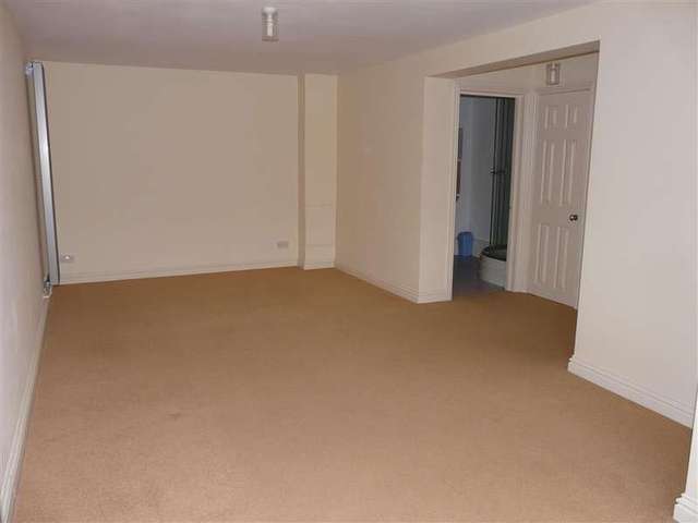  Image of 4 bedroom Semi-Detached house to rent in Coltsfoot Close Burghfield Common Reading RG7 at Burghfield Common  Reading, RG7 3JT