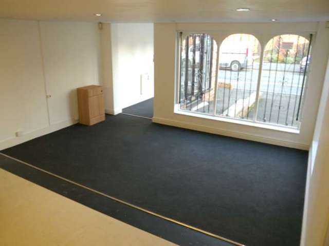  Image of Detached house to rent in Compstall Road Romiley Stockport SK6 at Central Drive  Stockport, SK6 4BT