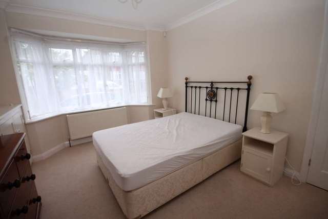  Image of 1 bedroom Bungalow to rent in Coniston Road Bexleyheath DA7 at Coniston Rd  Bexleyheath, DA7 6PX