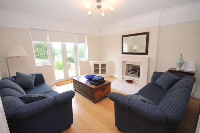  Image of 1 bedroom Bungalow to rent in Coniston Road Bexleyheath DA7 at Coniston Rd  Bexleyheath, DA7 6PX