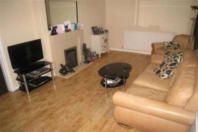  Image of 3 bedroom Detached house to rent in Constable Avenue Clacton-on-Sea CO16 at Clacton-on-Sea, CO16 8XA