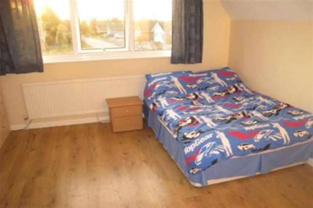  Image of 3 bedroom Detached house to rent in Constable Avenue Clacton-on-Sea CO16 at Clacton-on-Sea, CO16 8XA