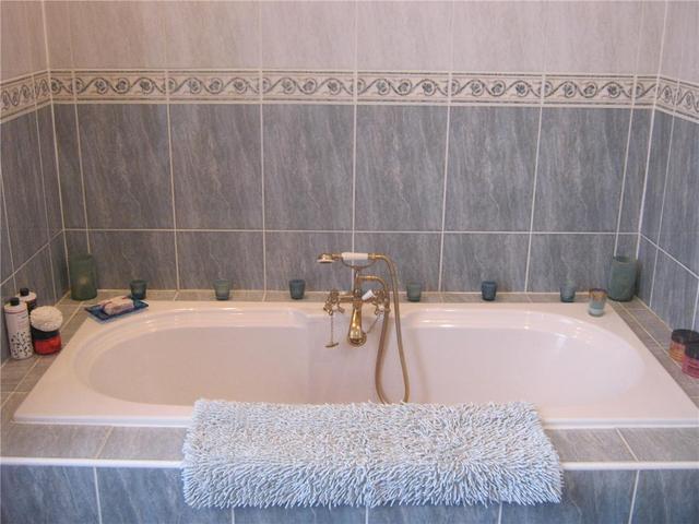  Image of 4 bedroom Flat to rent in Constitution Street Dundee DD3 at City Centre Dundee Dundee, DD3 6JH