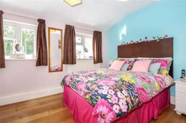  Image of 2 bedroom Terraced house to rent in Coombe Pine Bracknell RG12 at Bracknell Berkshire Easthampstead, RG12 0TJ