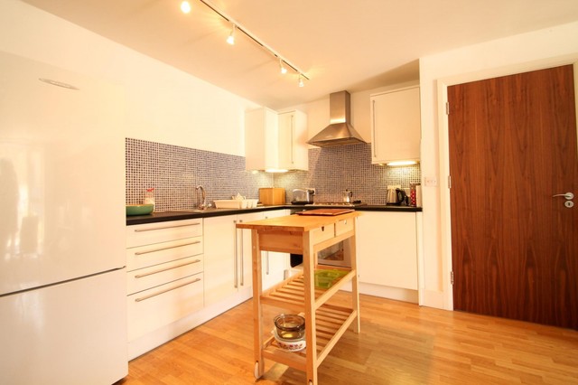  Image of 1 bedroom Flat to rent in Brighton Road Surbiton KT6 at Surbiton, KT6 5NE