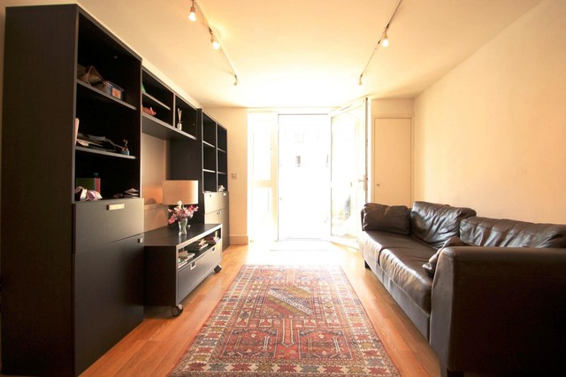  Image of 1 bedroom Flat to rent in Brighton Road Surbiton KT6 at Surbiton, KT6 5NE