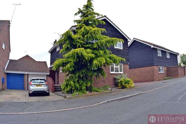  Image of 4 bedroom Detached house to rent in Covenbrook Brentwood CM13 at Covenbrook Road  Ingrave, CM13 2TR