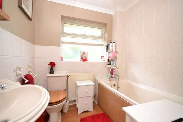  Image of 4 bedroom Detached house for sale in Reynolds Close Cowes PO31 at Cowes Isle Of Wight, PO31 7NT