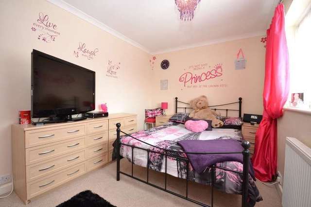  Image of 4 bedroom Detached house for sale in Reynolds Close Cowes PO31 at Cowes Isle Of Wight, PO31 7NT