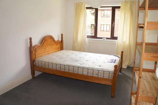  Image of 1 bedroom Flat to rent in Cremorne Lane Norwich NR1 at Thorpe Park  Norwich, NR1 1YW