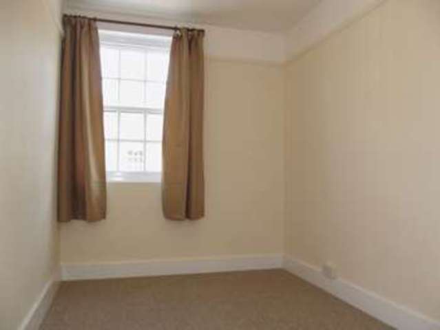  Image of 2 bedroom Flat to rent in Crendon Street High Wycombe HP13 at 31a Crendon Street  High Wycombe, HP13 6LJ