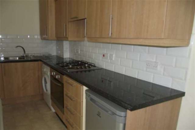  Image of 2 bedroom Property to rent in Croxteth Road Toxteth Liverpool L8 at Liverpool, L8 3SF