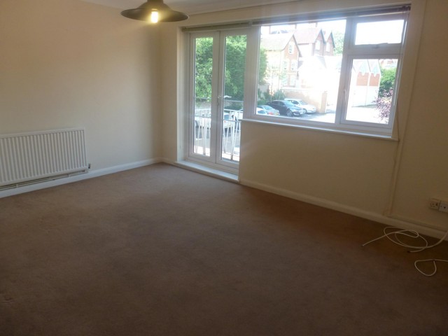  Image of 2 bedroom Flat to rent in West Road Guildford GU1 at West Road  Guildford, GU1 2AS