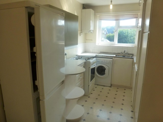  Image of 2 bedroom Flat to rent in West Road Guildford GU1 at West Road  Guildford, GU1 2AS