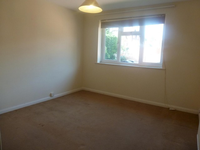 Image of 2 bedroom Flat to rent in West Road Guildford GU1 at West Road  Guildford, GU1 2AS