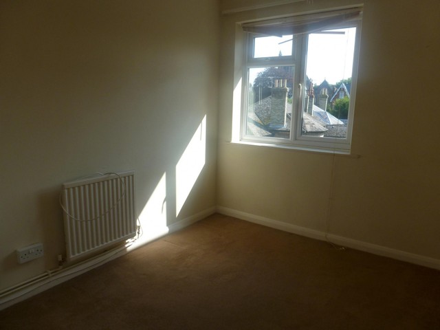  Image of 2 bedroom Flat to rent in West Road Guildford GU1 at West Road  Guildford, GU1 2AS