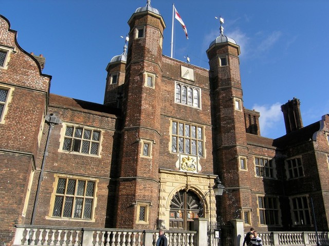 Image of 2 bedroom Flat to rent in West Road Guildford GU1 at West Road  Guildford, GU1 2AS
