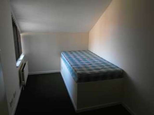  Image of 1 bedroom Property to rent in Cumbernauld Walk Bewbush Crawley RH11 at Cumbernauld Walk Bewbush Crawley, RH11 6EF