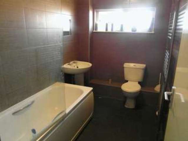  Image of 1 bedroom Property to rent in Cumbernauld Walk Bewbush Crawley RH11 at Cumbernauld Walk Bewbush Crawley, RH11 6EF