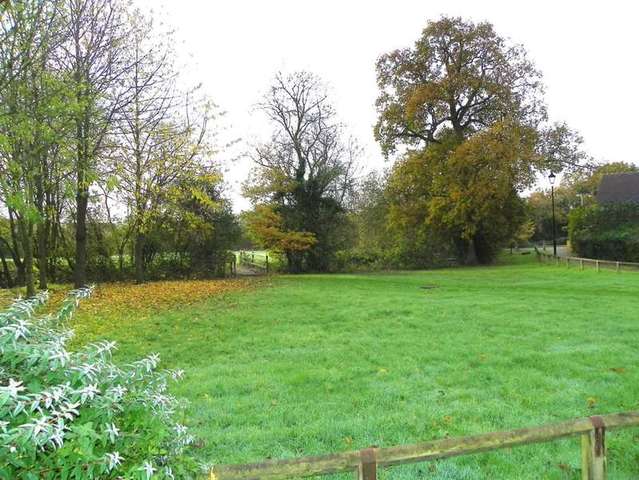  Image of 5 bedroom Detached house to rent in Curlys Way Swallowfield Reading RG7 at Swallowfield  Reading, RG7 1QZ