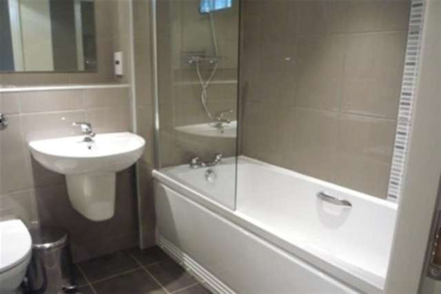  Image of 2 bedroom Flat to rent in Leylands Road Leeds LS2 at Leeds, LS2 7LB