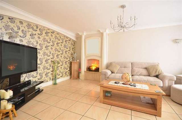  Image of 4 bedroom Detached house for sale in Dalewood Close Hornchurch RM11 at Hornchurch Essex Hornchurch, RM11 3PJ