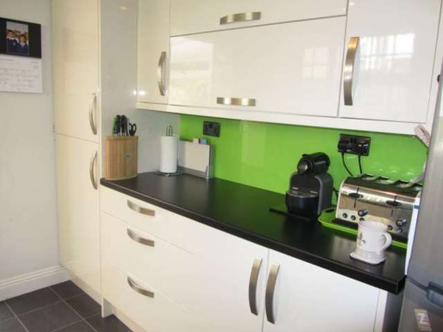  Image of 3 bedroom Terraced house to rent in Dalmally Road Addiscombe Croydon CR0 at Dalmally Road  Shirley, CR0 6LU