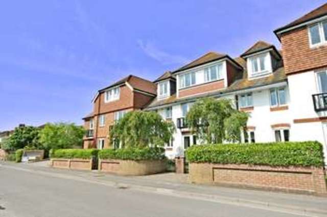  Image of 2 bedroom Retirement Property for sale in Sea Road Milford on Sea Lymington SO41 at Sea Road  Milford on Sea, SO41 0DA