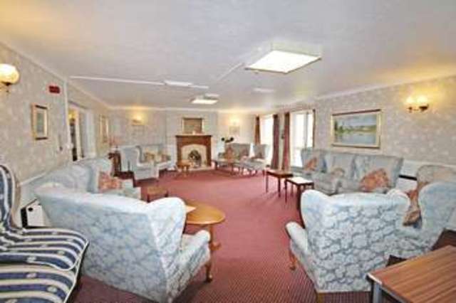  Image of 2 bedroom Retirement Property for sale in Sea Road Milford on Sea Lymington SO41 at Sea Road  Milford on Sea, SO41 0DA