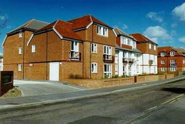  Image of 2 bedroom Retirement Property for sale in Sea Road Milford on Sea Lymington SO41 at Sea Road  Milford on Sea, SO41 0DA