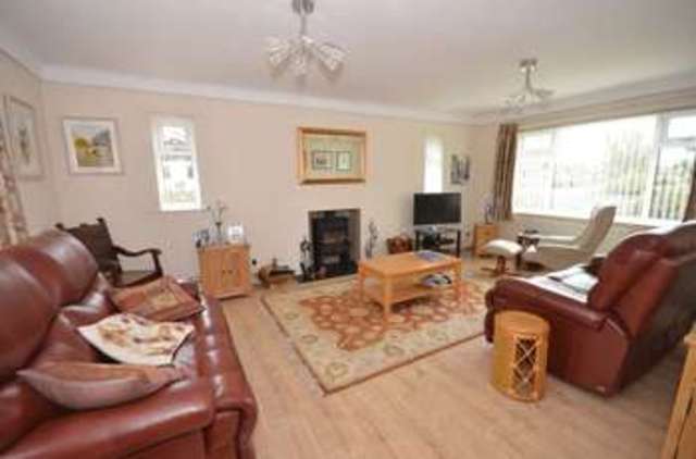  Image of 3 bedroom Detached house to rent in Dee Crescent Farndon Chester CH3 at Dee Crescent Farndon Chester, CH3 6QJ