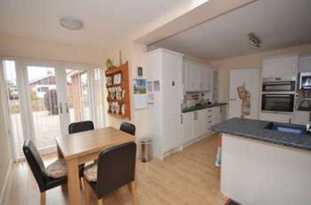  Image of 3 bedroom Detached house to rent in Dee Crescent Farndon Chester CH3 at Dee Crescent Farndon Chester, CH3 6QJ