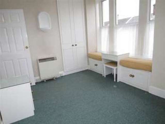  Image of 2 bedroom Terraced house to rent in Denmark Road Poole BH15 at Denmark Road  Poole, BH15 2DE