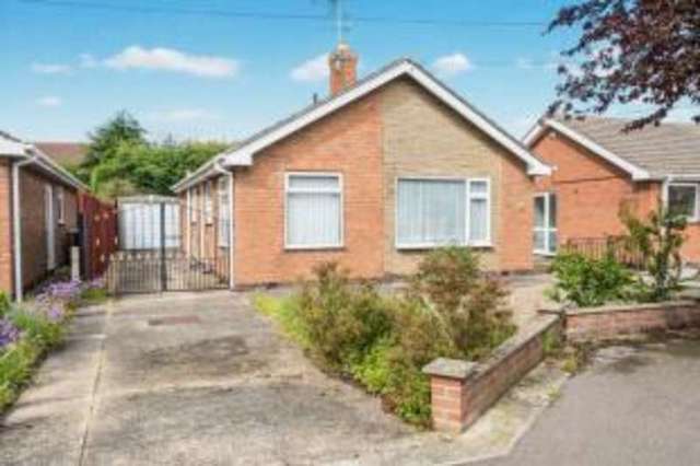  Image of 3 bedroom Bungalow for sale in Dutton Avenue Skegness PE25 at Skegness Lincolnshire Skegness, PE25 2HR