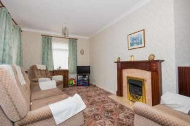  Image of 3 bedroom Bungalow for sale in Dutton Avenue Skegness PE25 at Skegness Lincolnshire Skegness, PE25 2HR