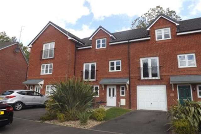  Image of 4 bedroom Detached house to rent in Duxbury Gardens Chorley PR7 at Chorley, PR7 3JZ