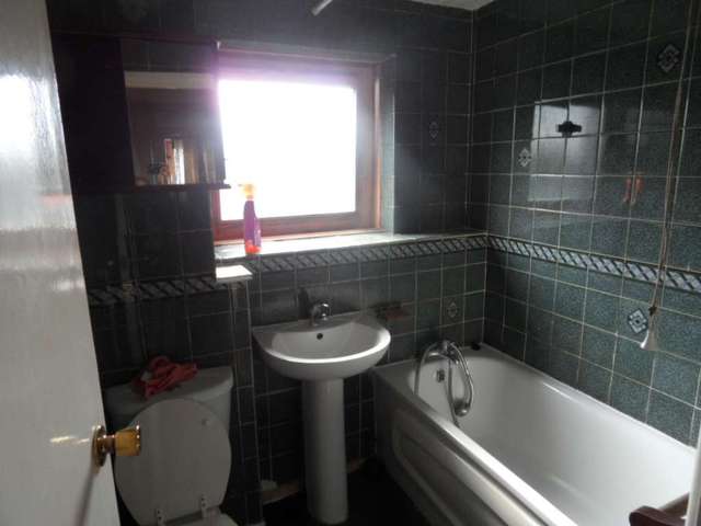  Image of 3 bedroom Maisonette to rent in East Road London E15 at East Road Stratford London, E15 3QR