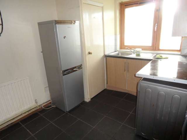  Image of 3 bedroom Maisonette to rent in East Road London E15 at East Road Stratford London, E15 3QR