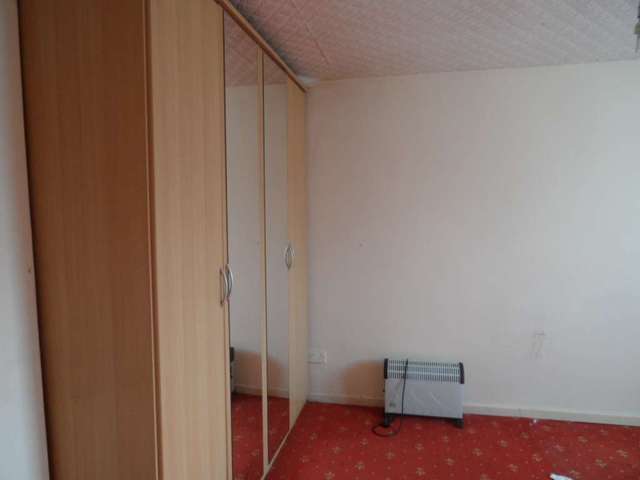  Image of 3 bedroom Maisonette to rent in East Road London E15 at East Road Stratford London, E15 3QR
