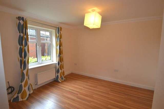  Image of 2 bedroom Flat to rent in Causton Gardens Eastleigh SO50 at Eastleigh, SO50 9PJ