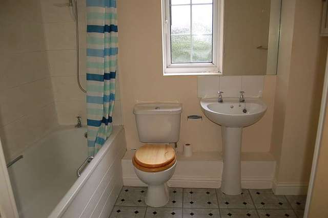  Image of 2 bedroom Flat to rent in Causton Gardens Eastleigh SO50 at Eastleigh, SO50 9PJ