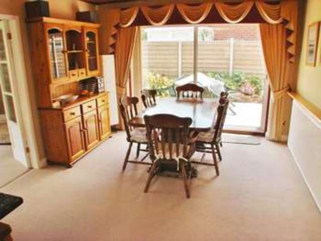  Image of 4 bedroom Detached house for sale in Eastwood Road Radcliffe-on-Trent Nottingham NG12 at Eastwood Road Radcliffe-On-Trent Nottingham, NG12 2FZ