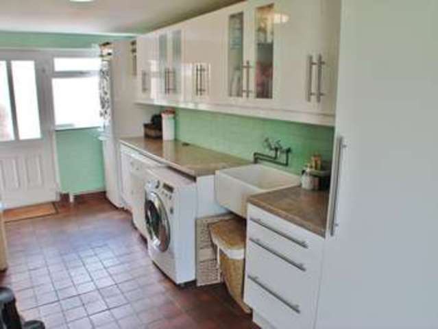  Image of 4 bedroom Detached house for sale in Eastwood Road Radcliffe-on-Trent Nottingham NG12 at Eastwood Road Radcliffe-On-Trent Nottingham, NG12 2FZ