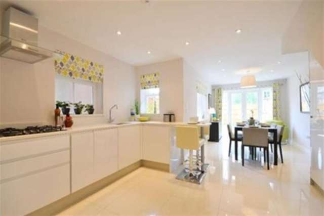  Image of 4 bedroom Semi-Detached house to rent in Ebury Road Rickmansworth WD3 at Rickmansworth, WD3 1BN