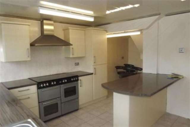  Image of 3 bedroom Detached house to rent in Edinburgh Close Bootle L30 at Bootle, L30 1PT
