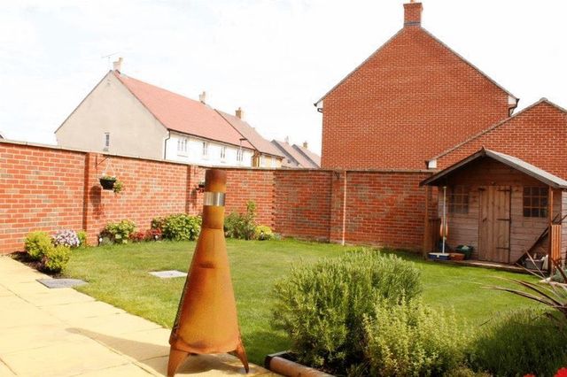  Image of 4 bedroom Terraced house for sale in Elbridge Avenue Bognor Regis PO21 at Elbridge Avenue  Bognor Regis, PO21 5AD