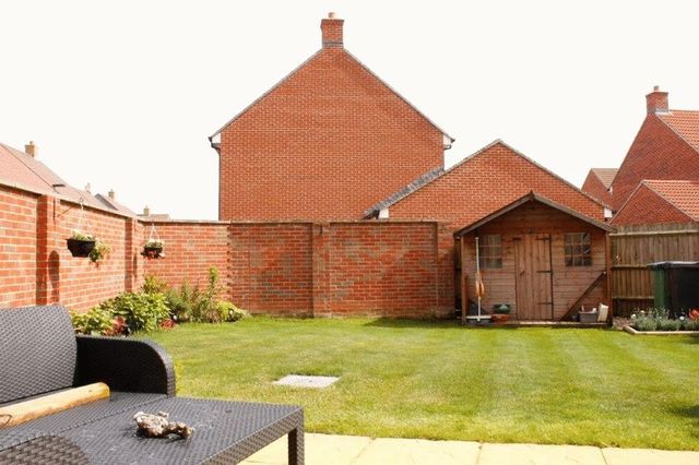  Image of 4 bedroom Terraced house for sale in Elbridge Avenue Bognor Regis PO21 at Elbridge Avenue  Bognor Regis, PO21 5AD