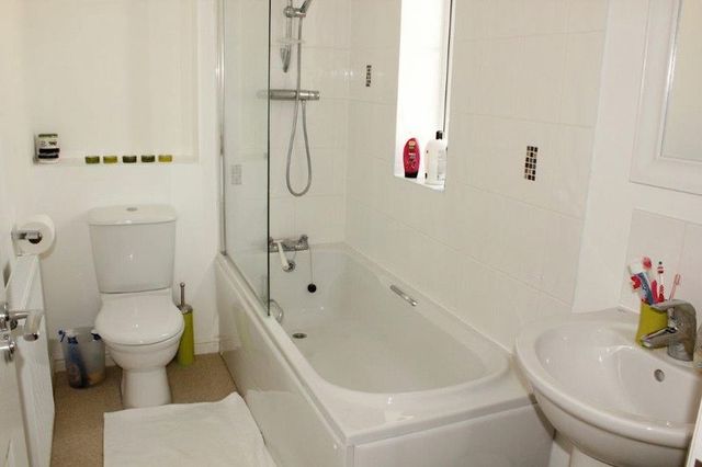  Image of 4 bedroom Terraced house for sale in Elbridge Avenue Bognor Regis PO21 at Elbridge Avenue  Bognor Regis, PO21 5AD