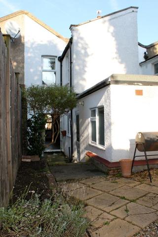  Image of 3 bedroom Terraced house to rent in Elder Road London SE27 at West Norwood  London, SE27 9ND